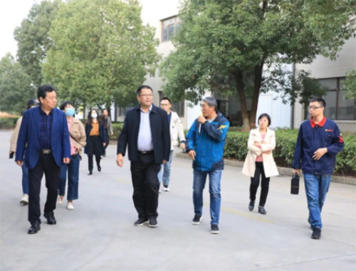 省发改委调研组莅临milan米兰电子(中国)官方网站工厂调研